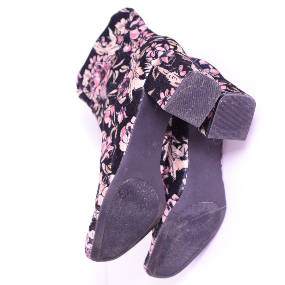 Vintage Cato Women's Coquette Black Velvet Floral Chunky Heel Ankle Boots Size 9 - Picture 8 of 8